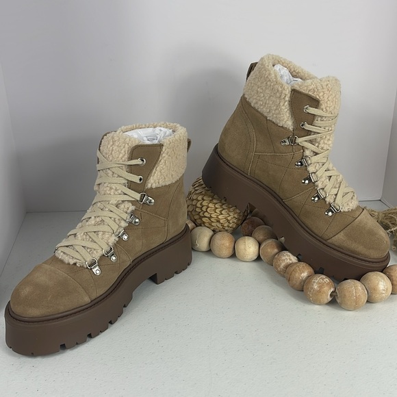 Steve Madden Women's Reyen Combat Boots
Oatmeal Suede Sz 9 - Picture 9 of 11